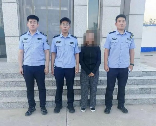 配资之家 闺蜜聚会 一女子感到被冷落殴打两位好友
